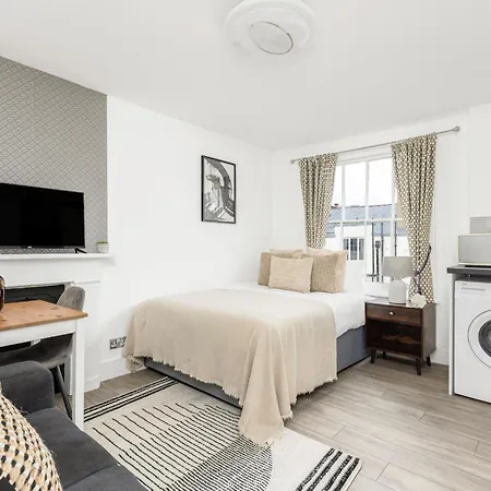 The Paddington Apartment *