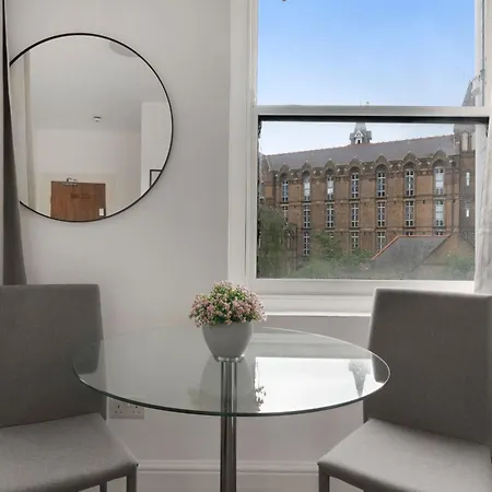 Archway Station - Double Bed *