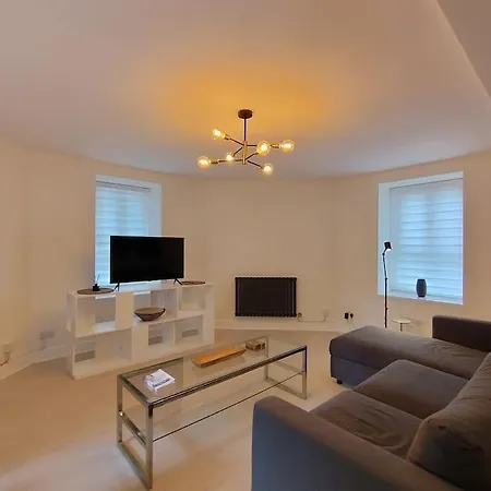 Bijou White Hart Lane Apartment *