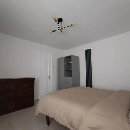 Bijou White Hart Lane Apartment London