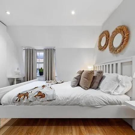 3 Bdr Flat In Mayfair Haymarket Central Hy4 *