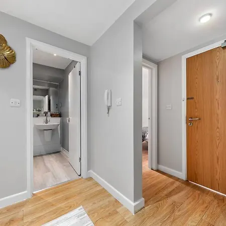 3 Bdr Flat In Mayfair Haymarket Central Hy4 * London