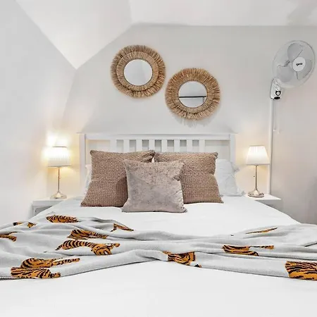 Apartment 3 Bdr Flat In Mayfair Haymarket Central Hy4 *