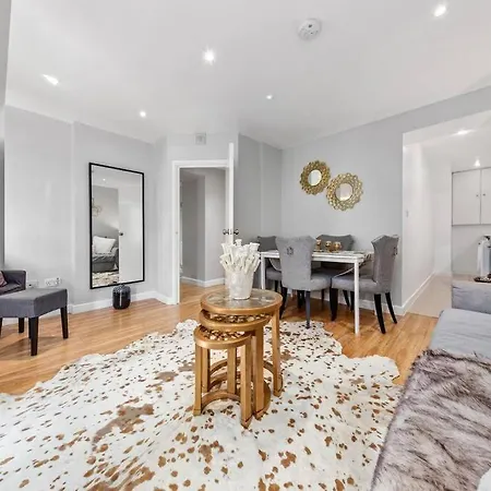 3 Bdr Flat In Mayfair Haymarket Central Hy4