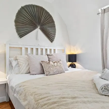 3 Bdr Flat In Mayfair Haymarket Central Hy4 Apartment