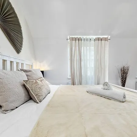 Apartment 3 Bdr Flat In Mayfair Haymarket Central Hy4 *
