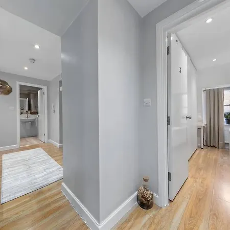3 Bdr Flat In Mayfair Haymarket Central Hy4 London