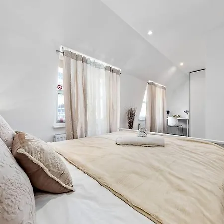 3 Bdr Flat In Mayfair Haymarket Central Hy4 *