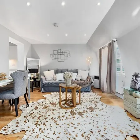 3 Bdr Flat In Mayfair Haymarket Central Hy4