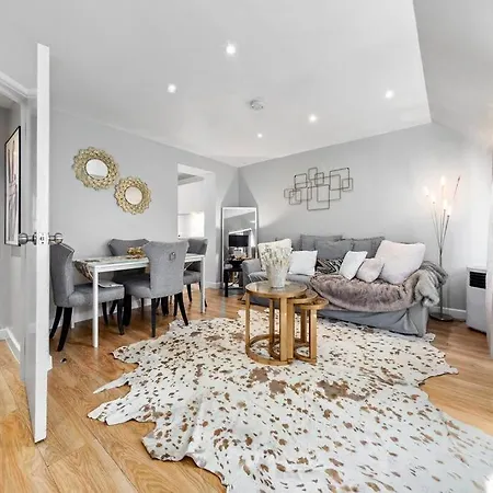 3 Bdr Flat In Mayfair Haymarket Central Hy4