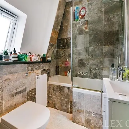 Apartment Cosy Caledonian Road Apartment, Nearby Tube And Restaurants *