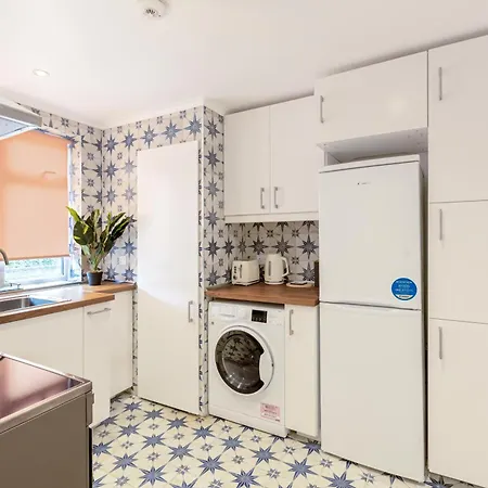 Renovated 2-storey 2br Wgarden Near Angel St London