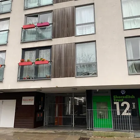 2 Bed Apt, Hoxton, Canal Views Apartment *