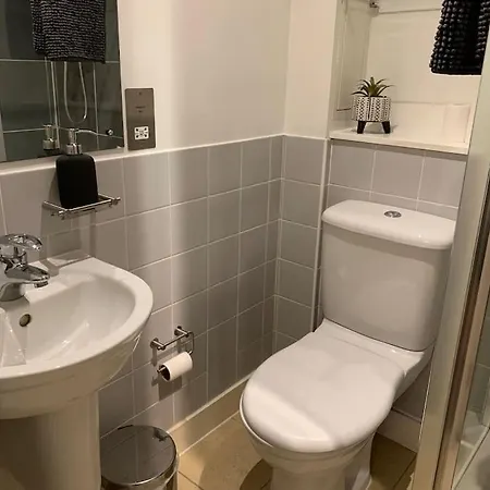2 Bed Apt, Hoxton, Canal Views *