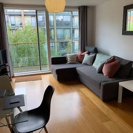 Apartment 2 Bed Apt, Hoxton, Canal Views London