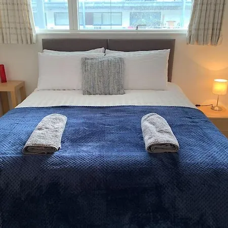 Apartment 2 Bed Apt, Hoxton, Canal Views London
