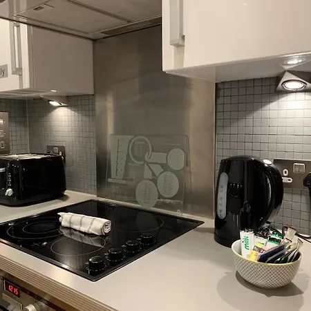 2 Bed Apt, Hoxton, Canal Views *