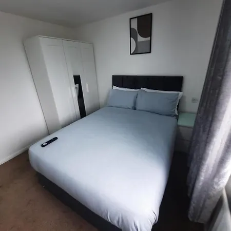 Holiday home Impeccable 2-bed House In Thamesmead London *