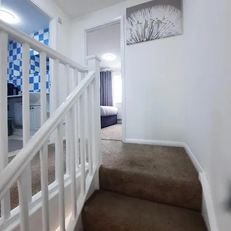 Impeccable 2-bed House In Thamesmead London Holiday home Thamesmead (Greater London)