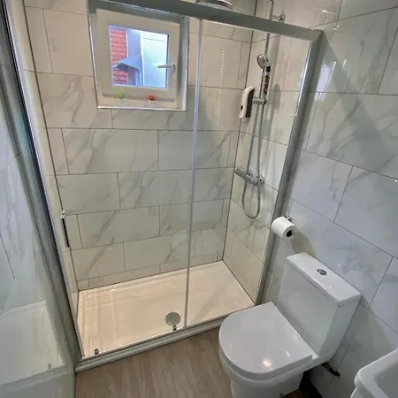 Holtwhites Hotel Enfield