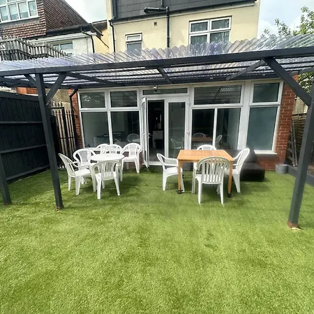 Holiday home 5 Bedroom House Se6 *
