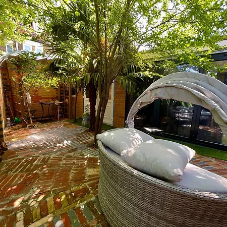 Luxury With Private Bathrooms *