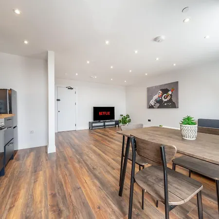 8 - West Brand New Loft * London