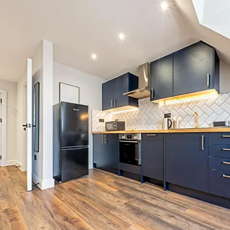 7 - West Brand New Loft Apartment *