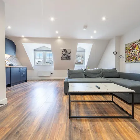 7 - West Brand New Loft Apartment London