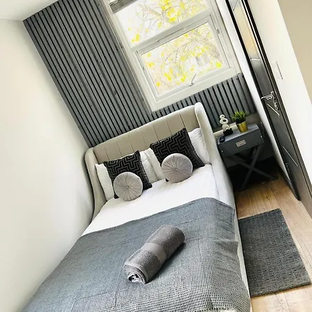 Next To Emirates Stadium Holloway Aparthotel Londra