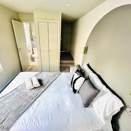 Апарт-отель Boutique Ensuite Like *