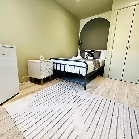 Апарт-отель Boutique Ensuite Like *