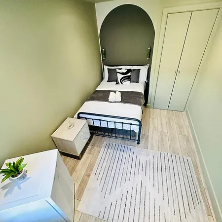 Апарт-отель Boutique Ensuite Like *