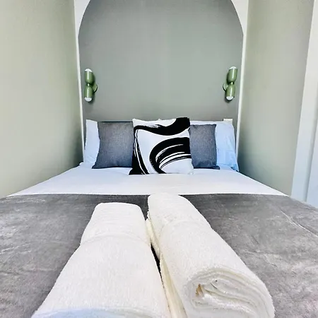 Boutique Ensuite Like *
