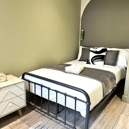 Boutique Ensuite Like *