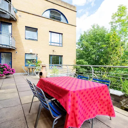 Veeve - Canalside Comfort Apartment *