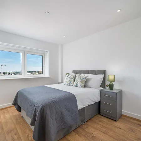 Apartment Skyvillion: Riverside With Views