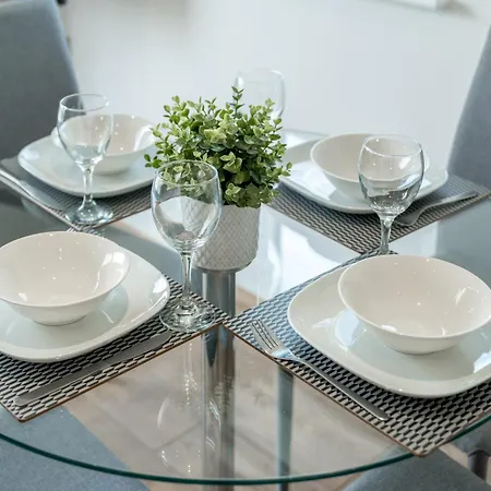 Skyvillion: Riverside With Views Apartment London