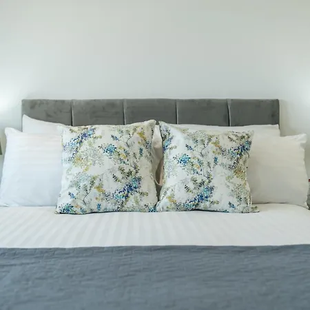 Apartment Skyvillion: Riverside With Views *