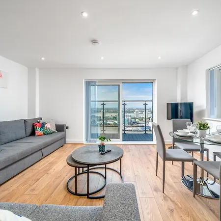 Apartment Skyvillion: Riverside With Views