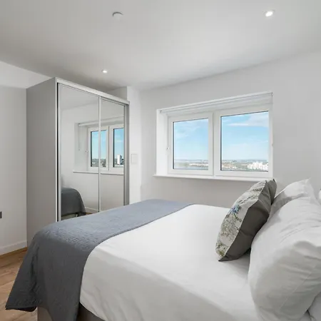 Skyvillion - River Thames Floor By Woolwich Ferry, Mins To Excel, O2 Arena , Airport With Parking Apartament