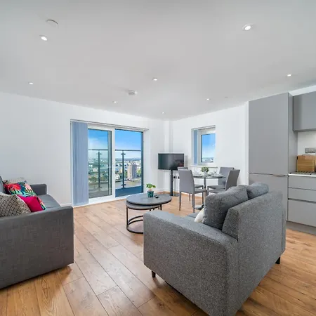 Skyvillion: Riverside With Views London