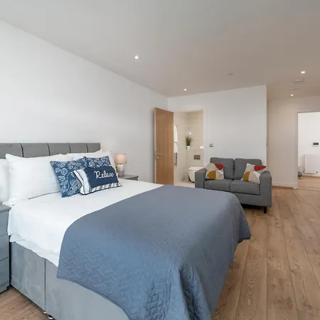 Apartment Skyvillion: Riverside With Views