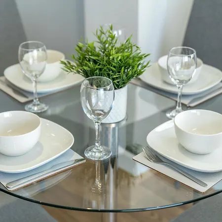 Skyvillion: Riverside With Views * London