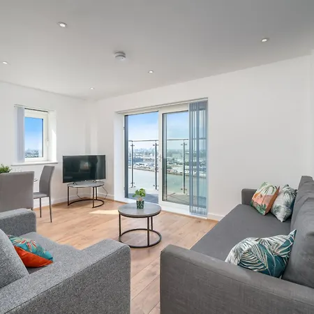 Apartment Skyvillion: Riverside With Views