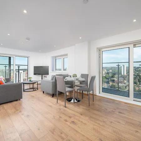 Skyvillion: Riverside With Views London
