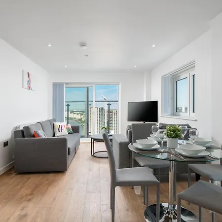 Skyvillion: Riverside With Views London
