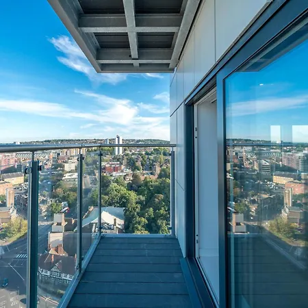 Apartment Skyvillion: Riverside With Views *