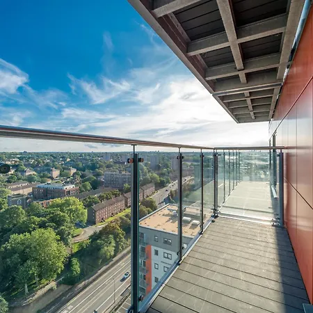 Skyvillion: Riverside With Views Apartment *