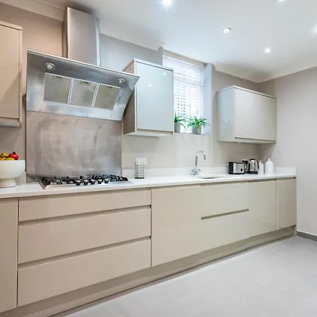 Apartament Hampstead Garden Flat-hosted By Sweetstay Londyn